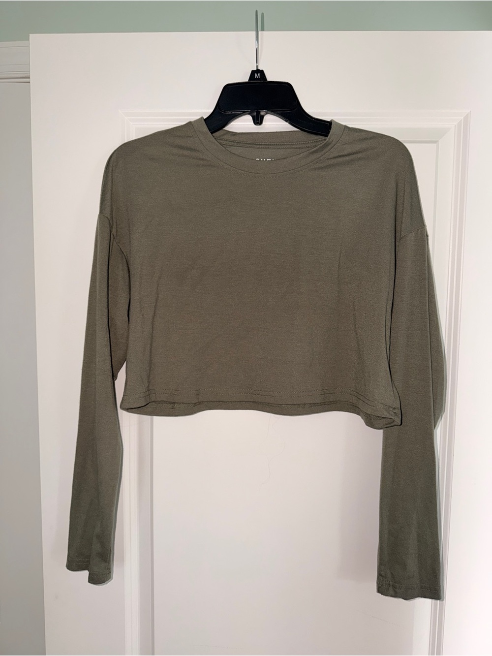 SHEIN Olive Cropped Long-Sleeve Tee